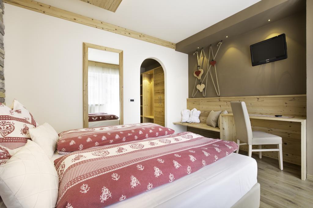 Hotel Azola Canazei Ngoại thất bức ảnh