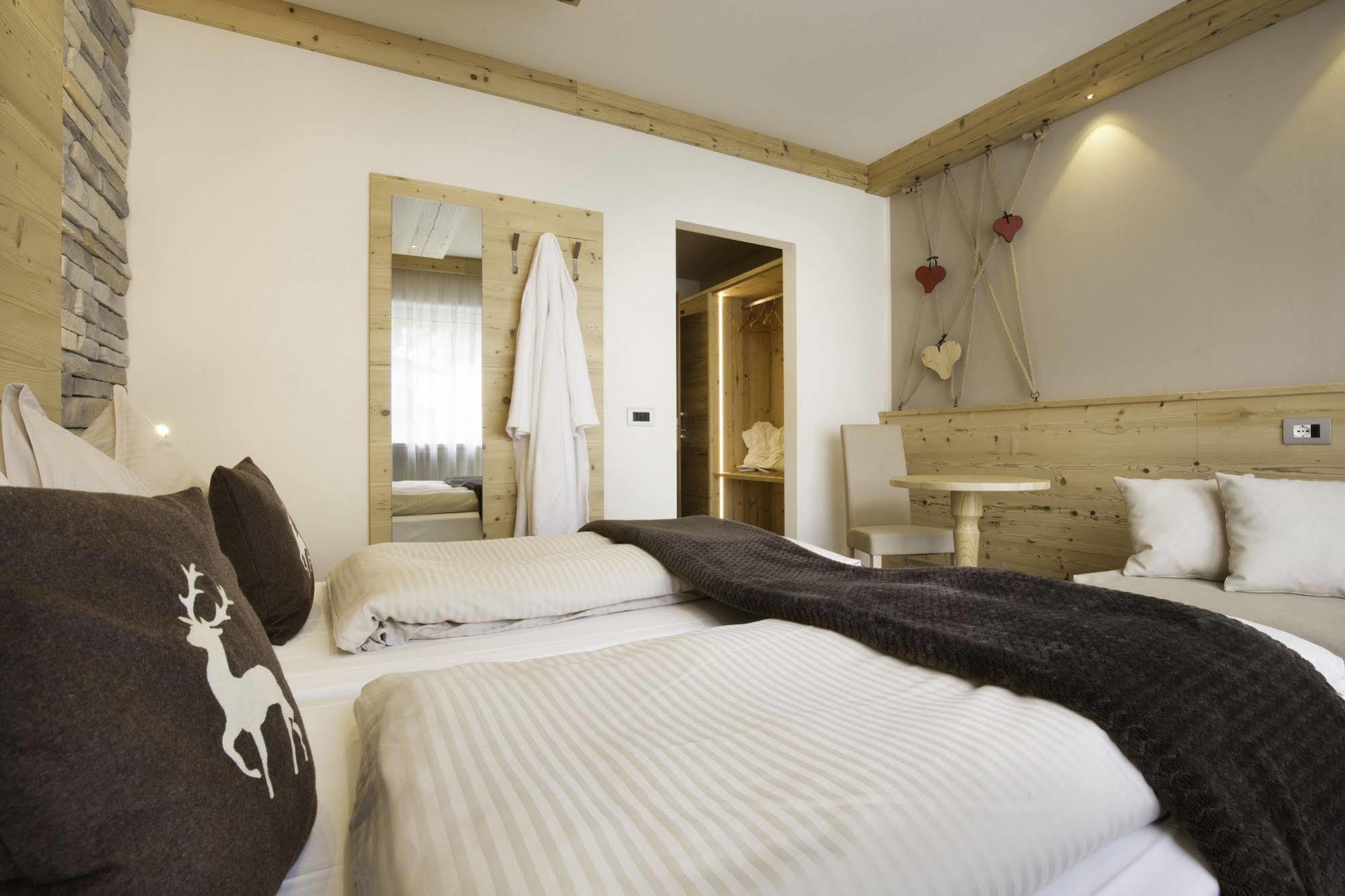 Hotel Azola Canazei Ngoại thất bức ảnh